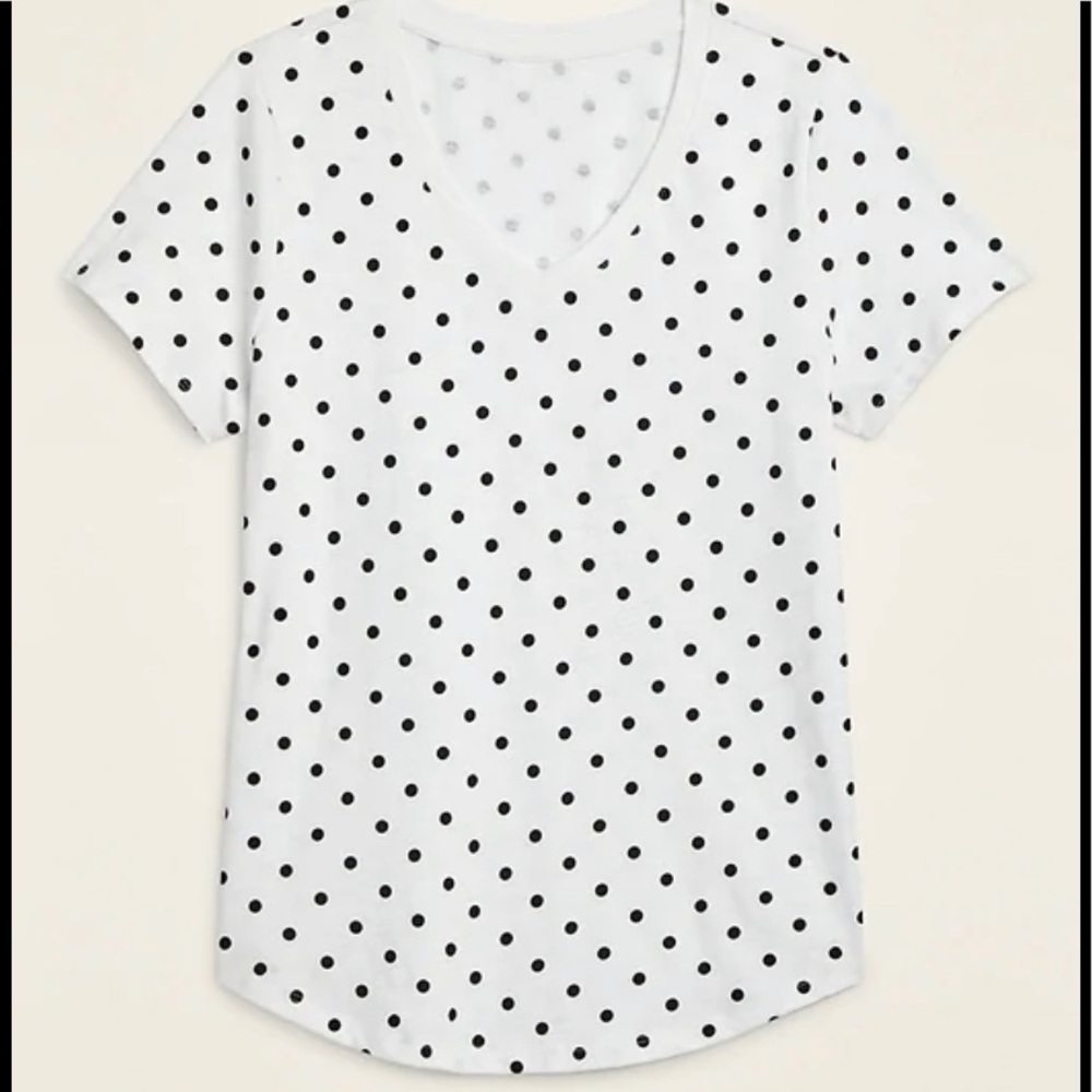 Everywear white tee with black polka dots